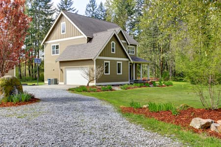 Gravel dirt driveway install